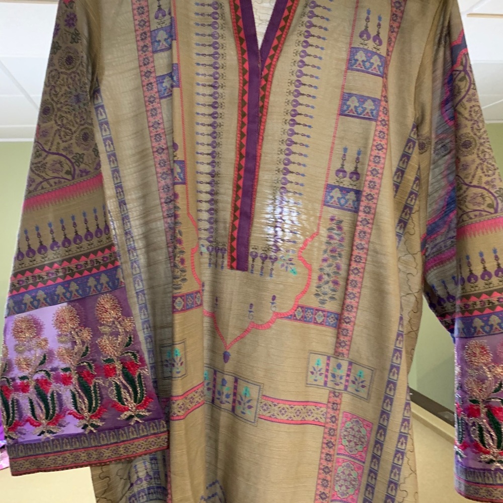 Warda kurta - Picture 3 of 8